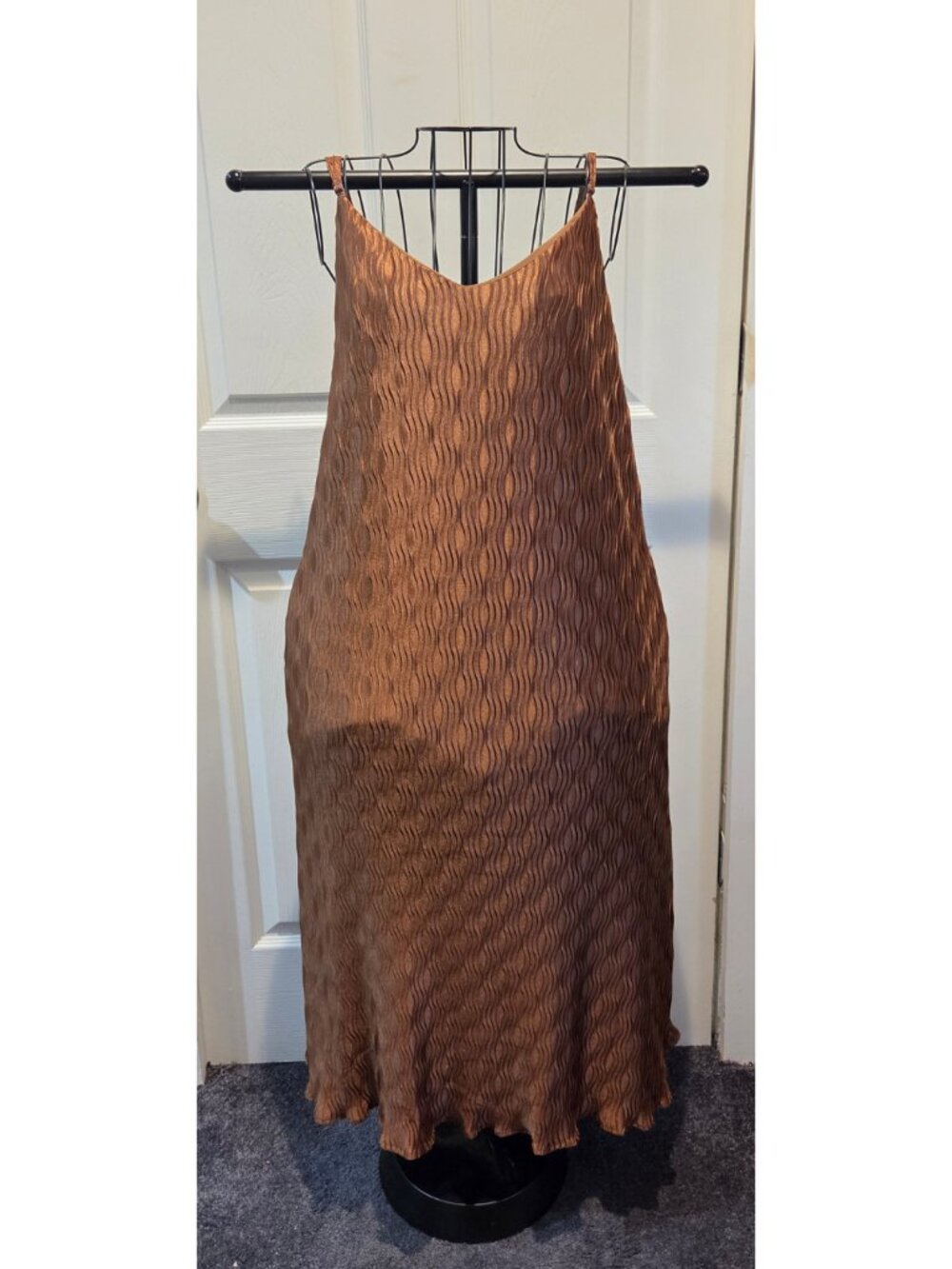 Dazy Women's XL bronze, textured, V-neck slip dress with spaghetti straps